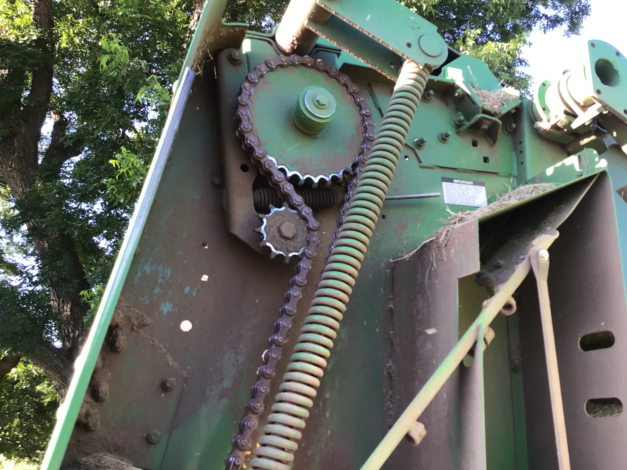 2018 John Deere 560M Image 23