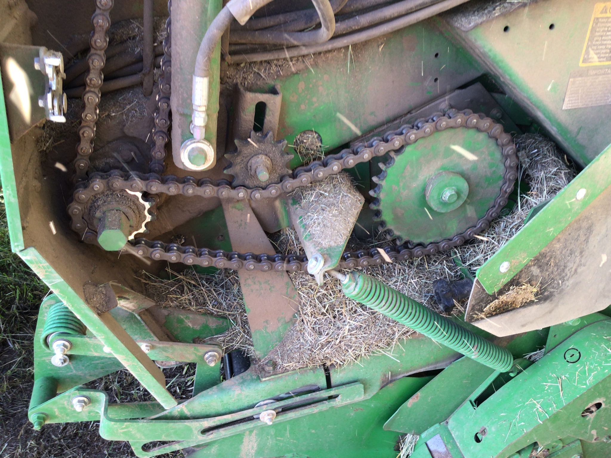 2018 John Deere 560M Image 24