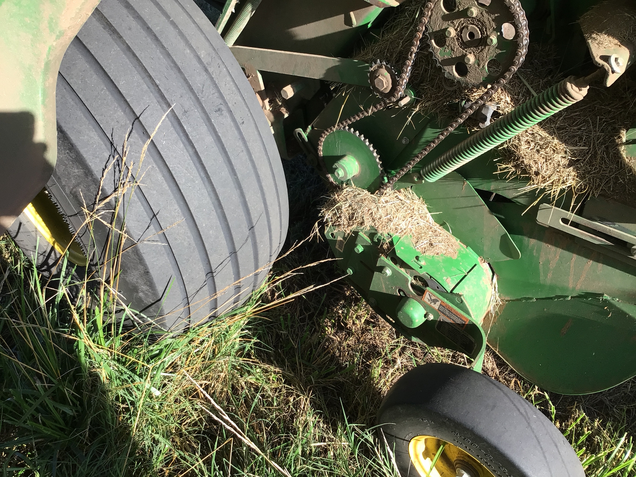 2018 John Deere 560M Image 31