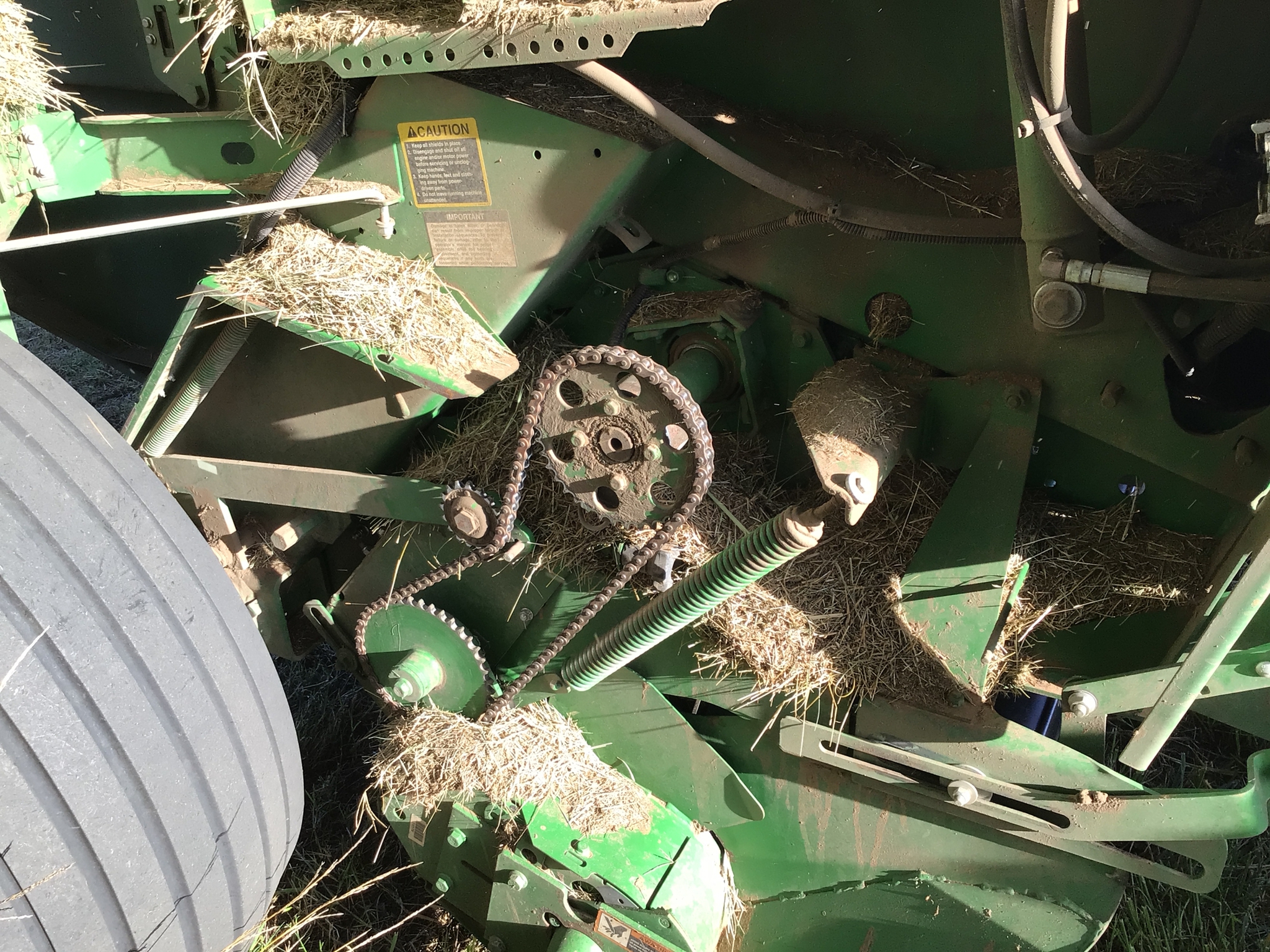2018 John Deere 560M Image 25