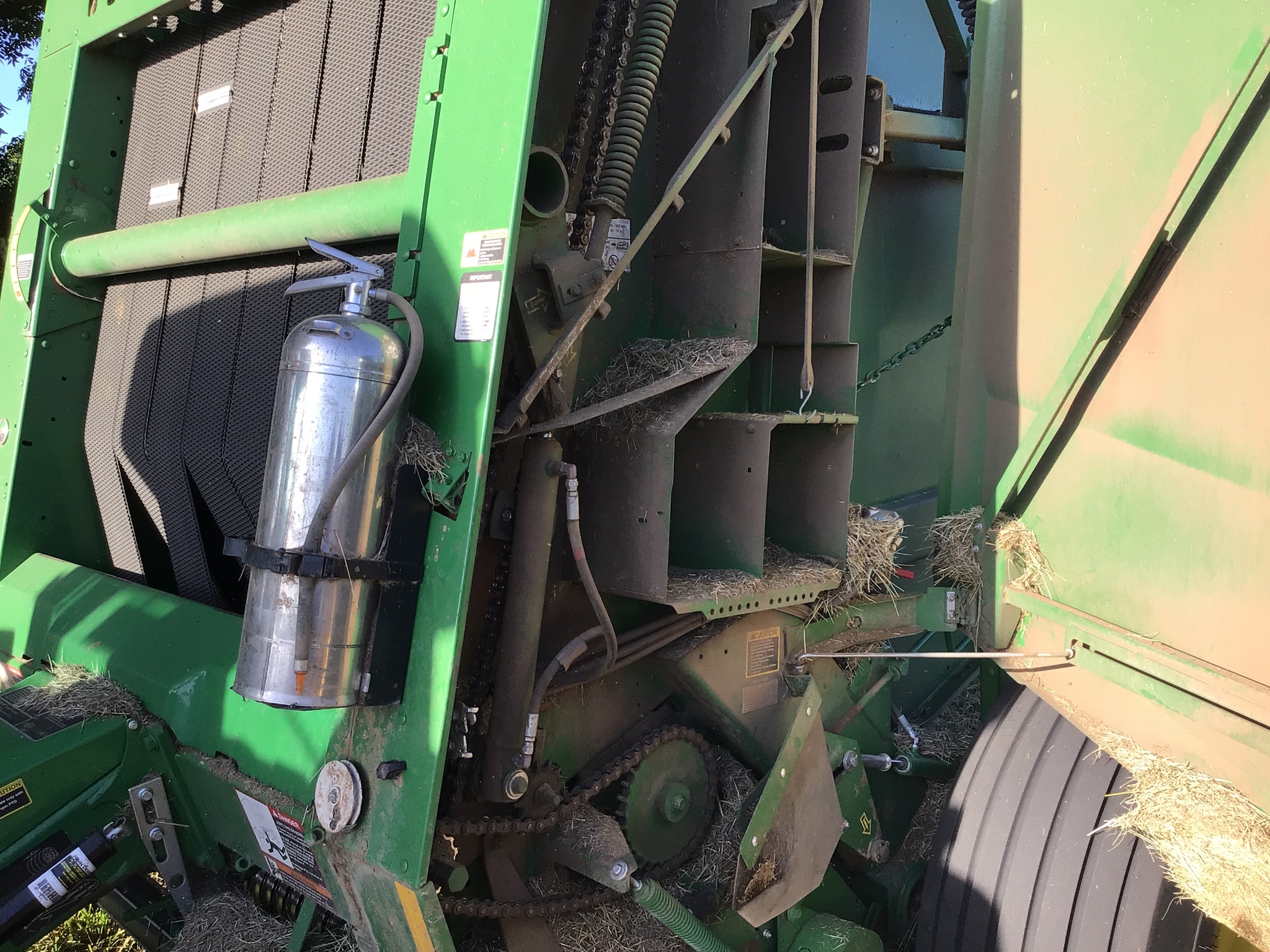 2018 John Deere 560M Image 26