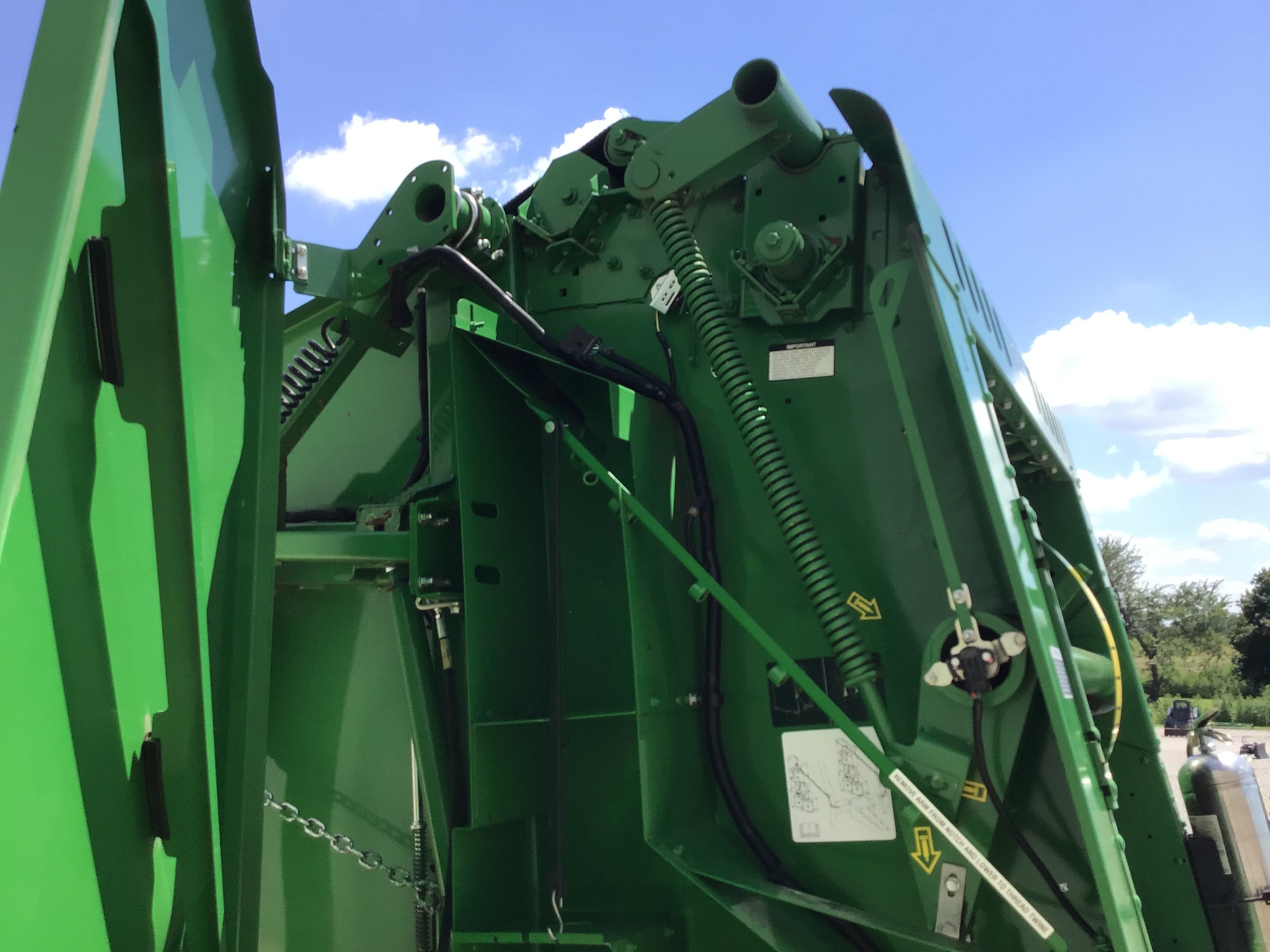 2018 John Deere 560M Image 37