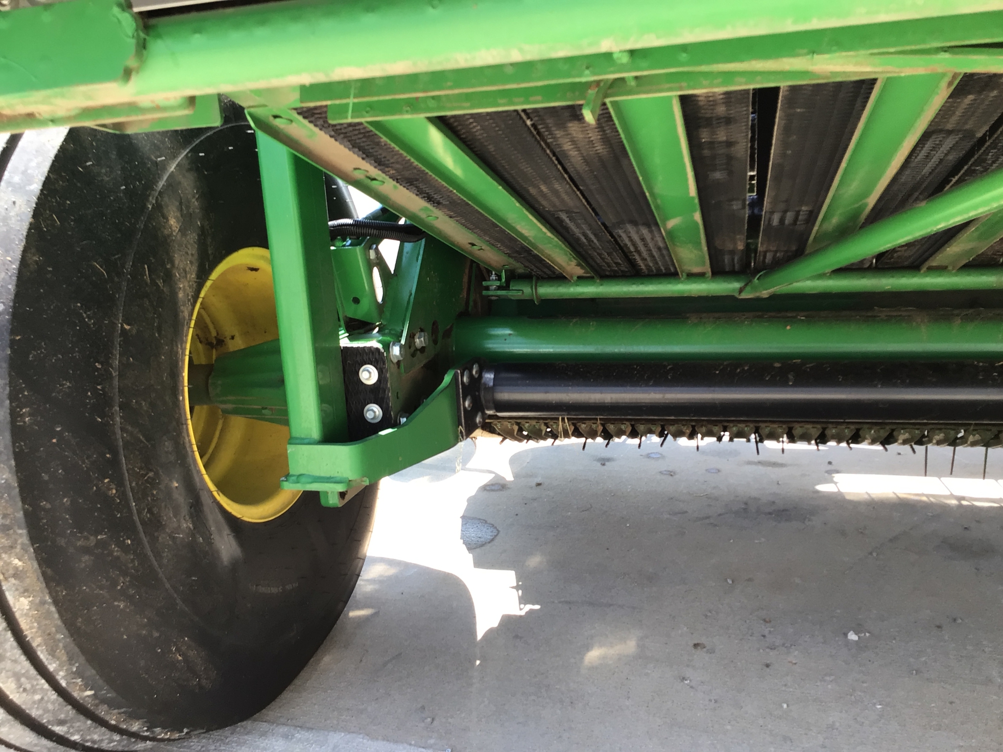 2018 John Deere 560M Image 40