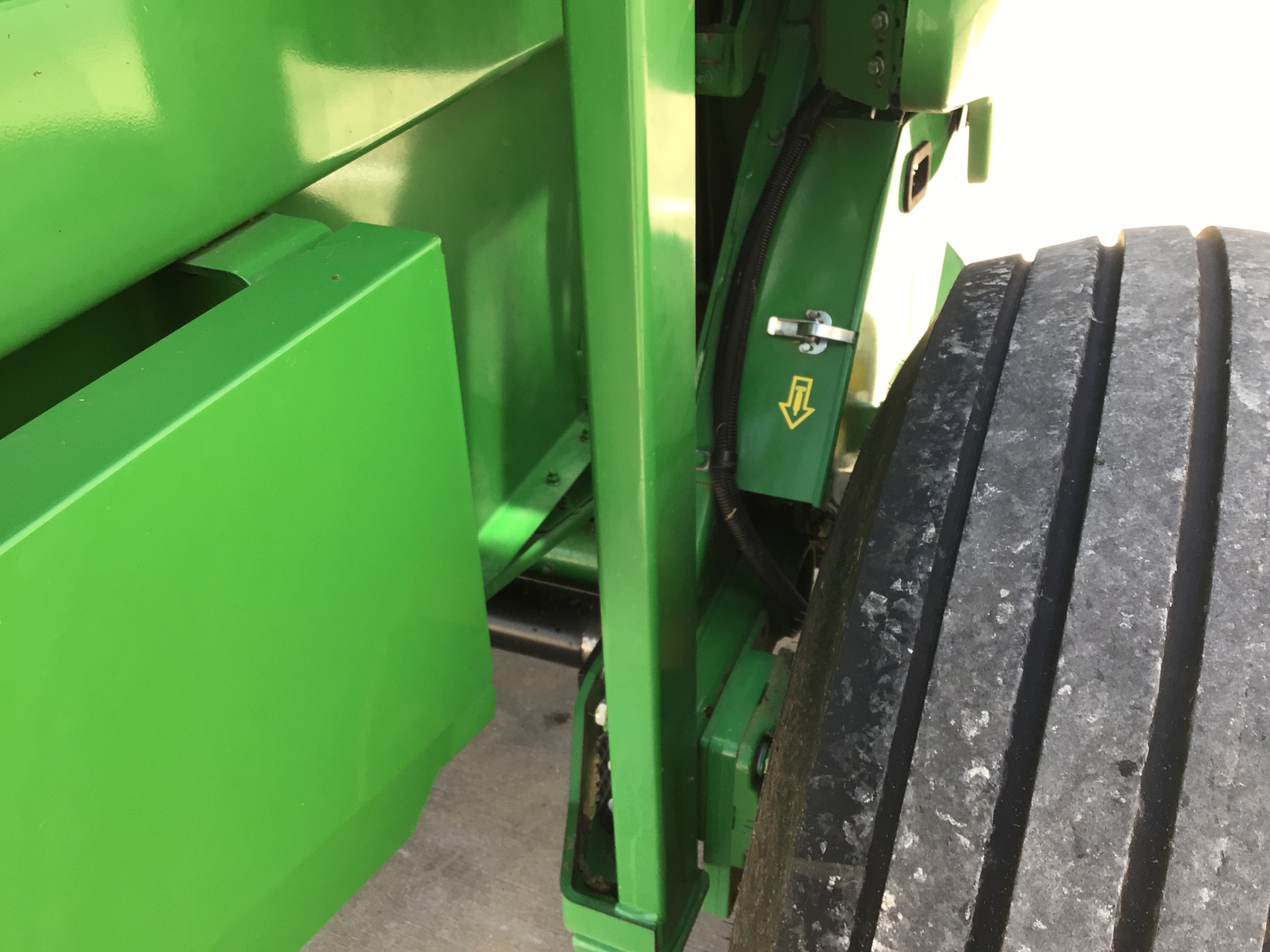 2018 John Deere 560M Image 77