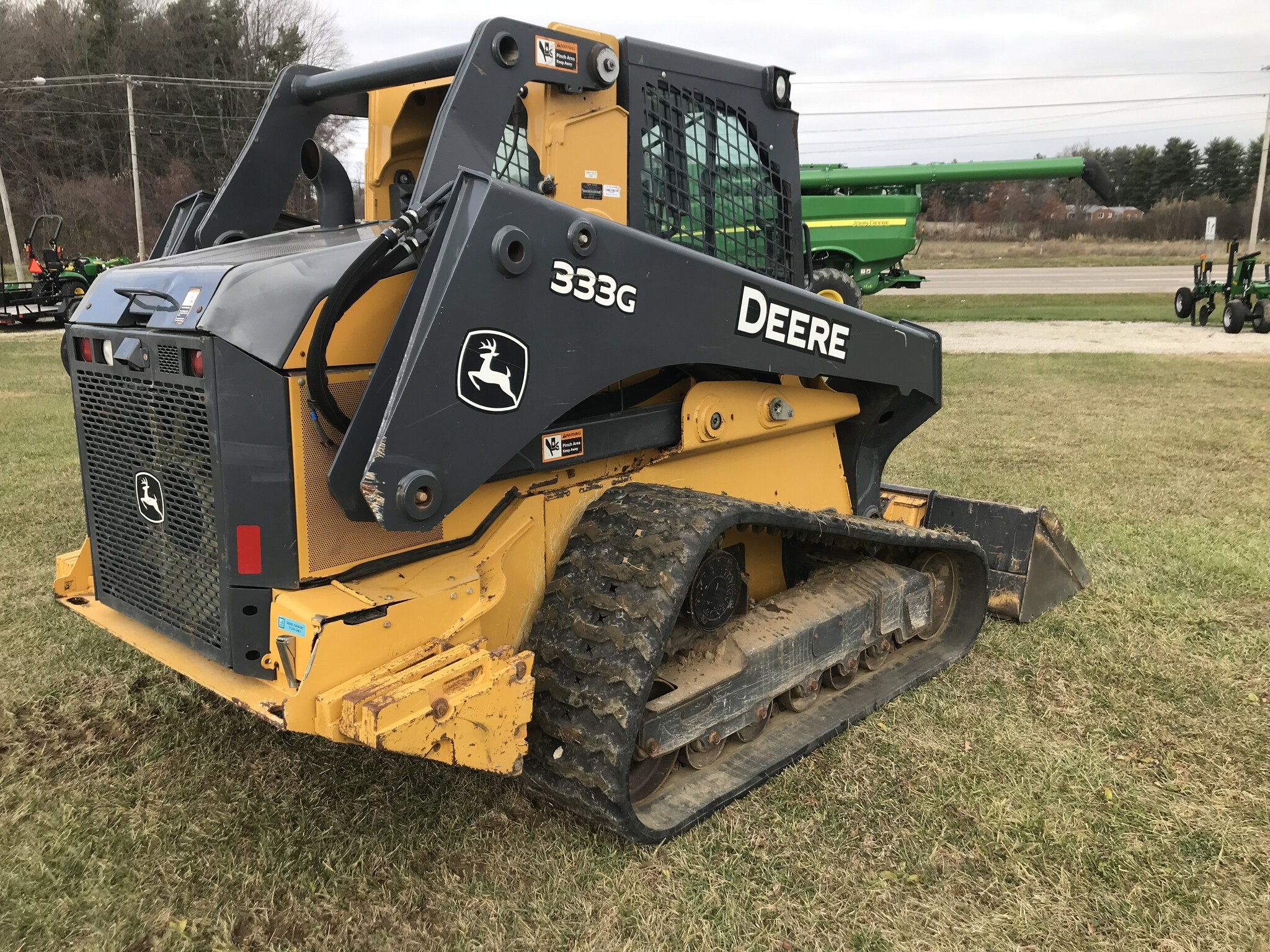 2019 John Deere 333G Image 3