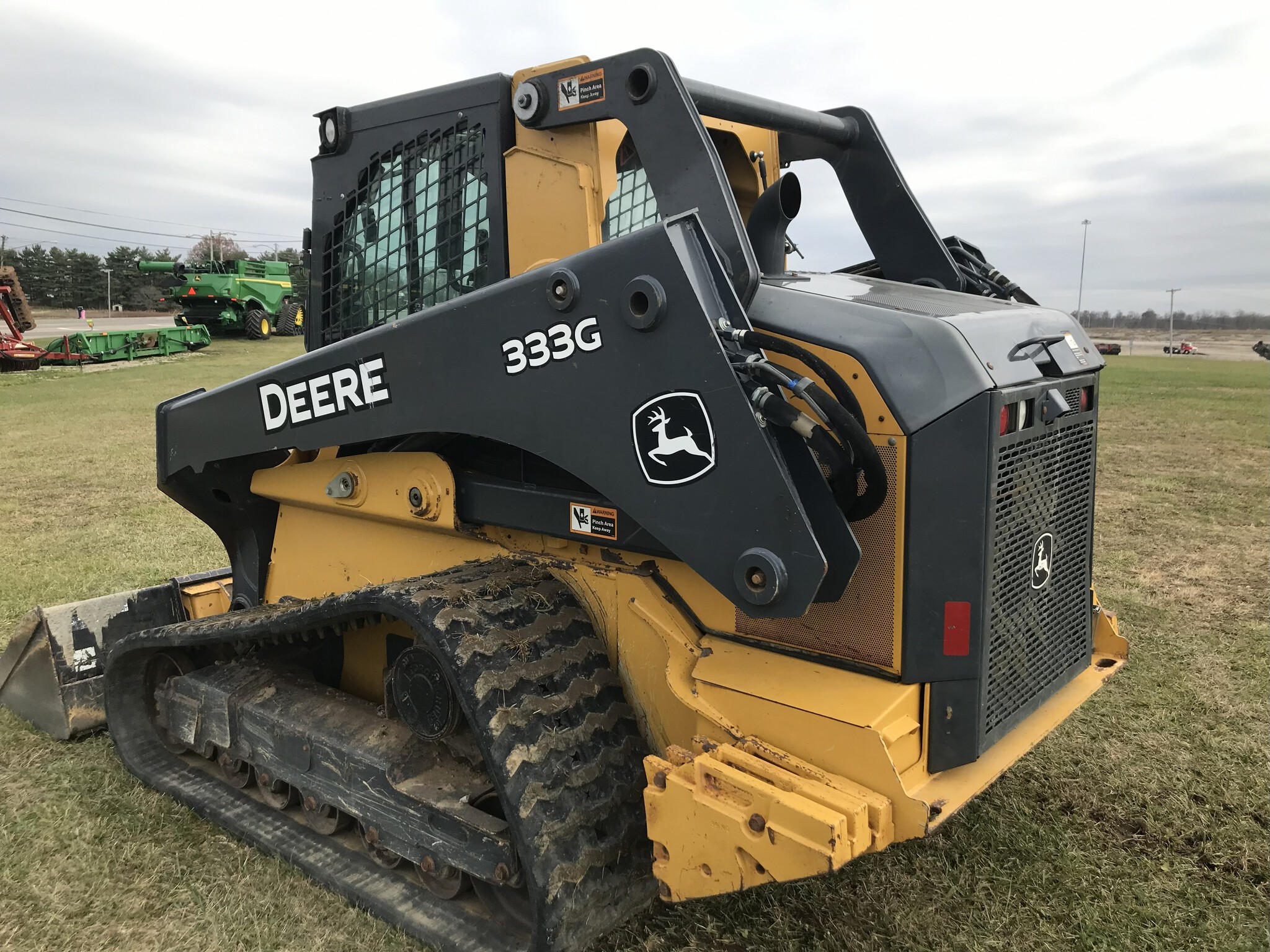 2019 John Deere 333G Image 5
