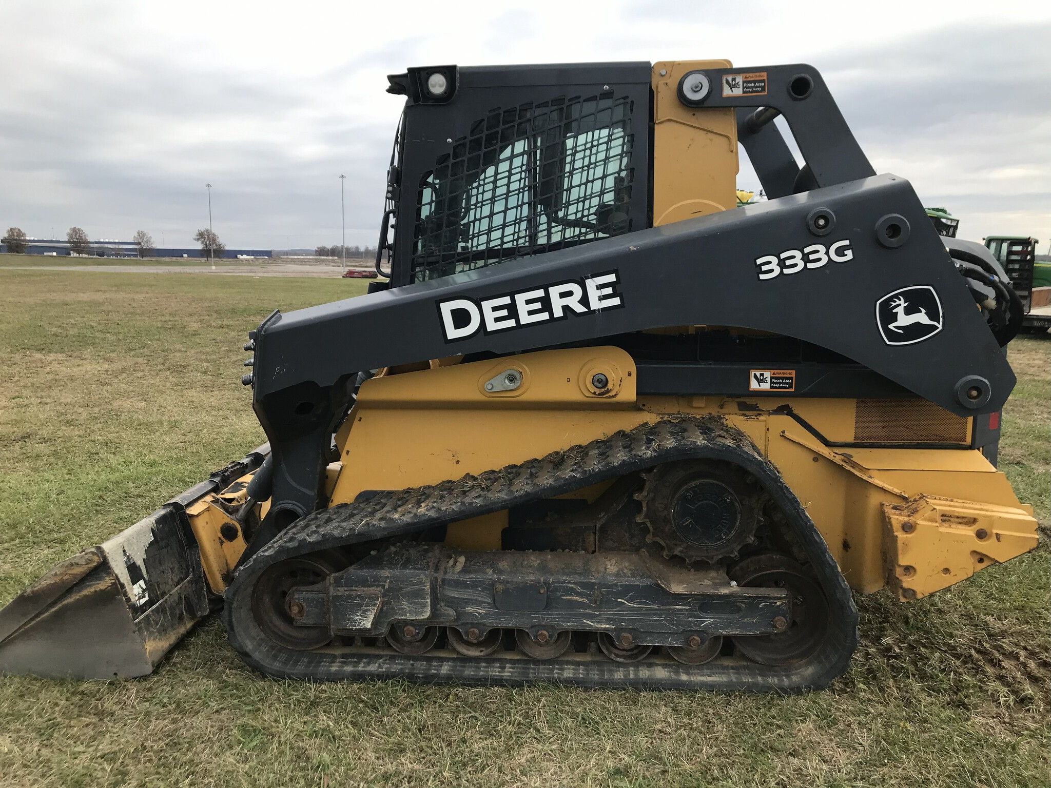 2019 John Deere 333G Image 6