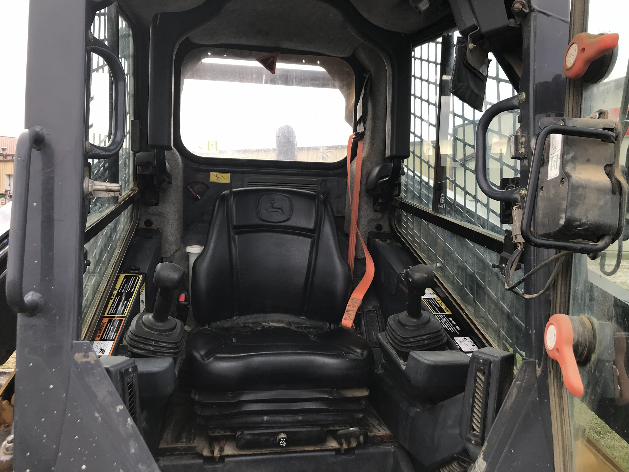 2019 John Deere 333G Image 10