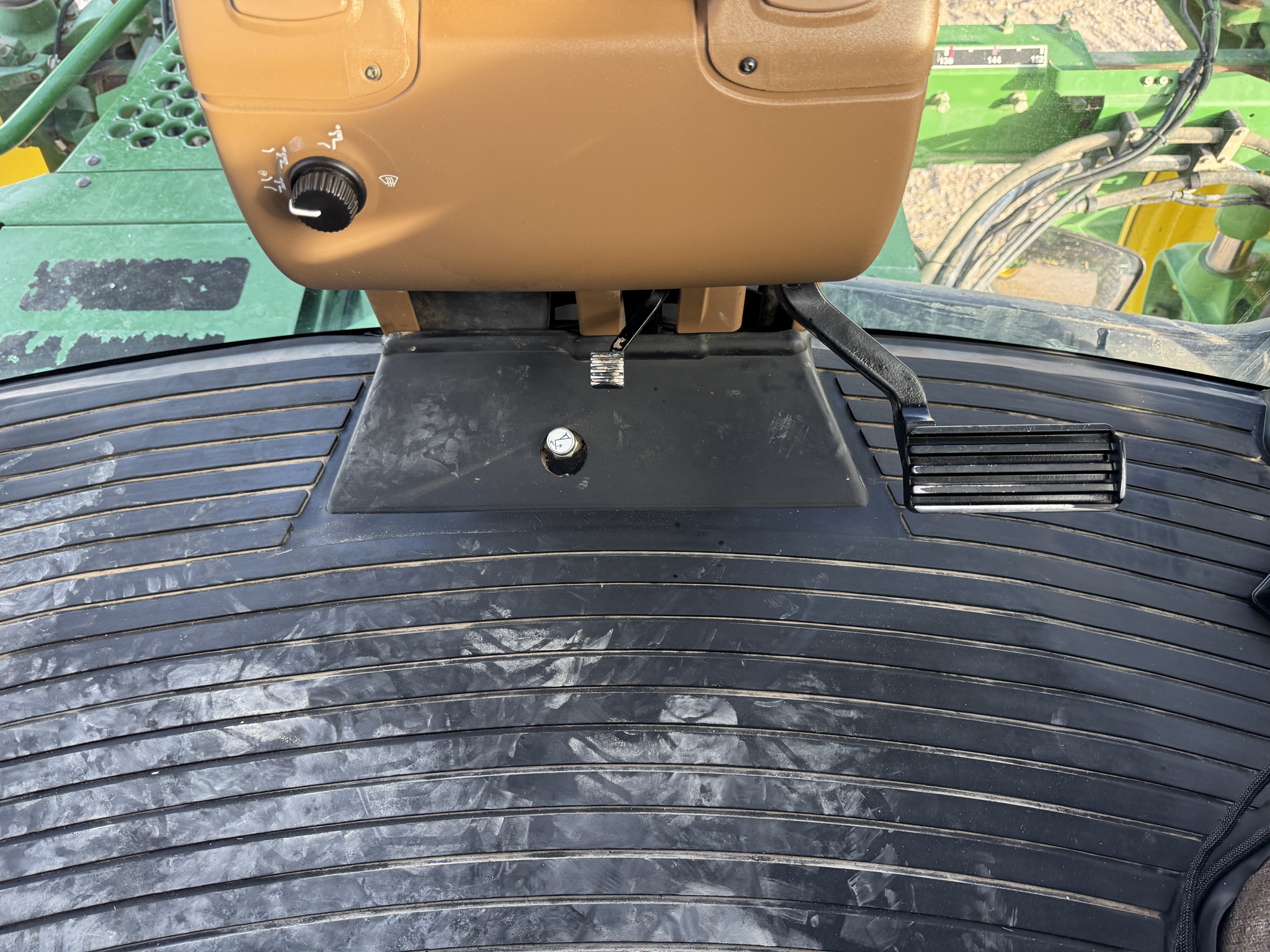 2008 John Deere 4830 Image 13