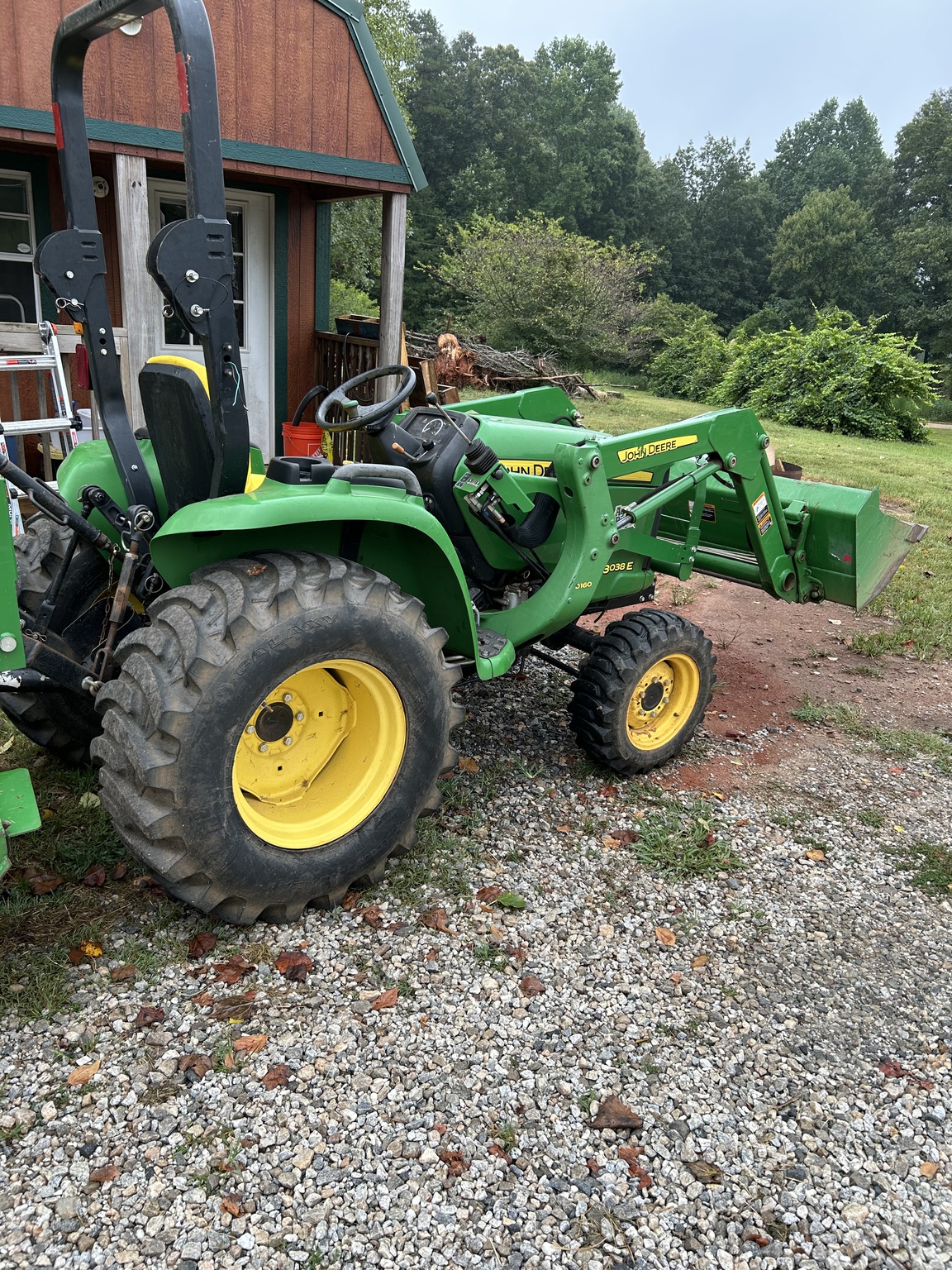 2016 John Deere 3038E Image 1
