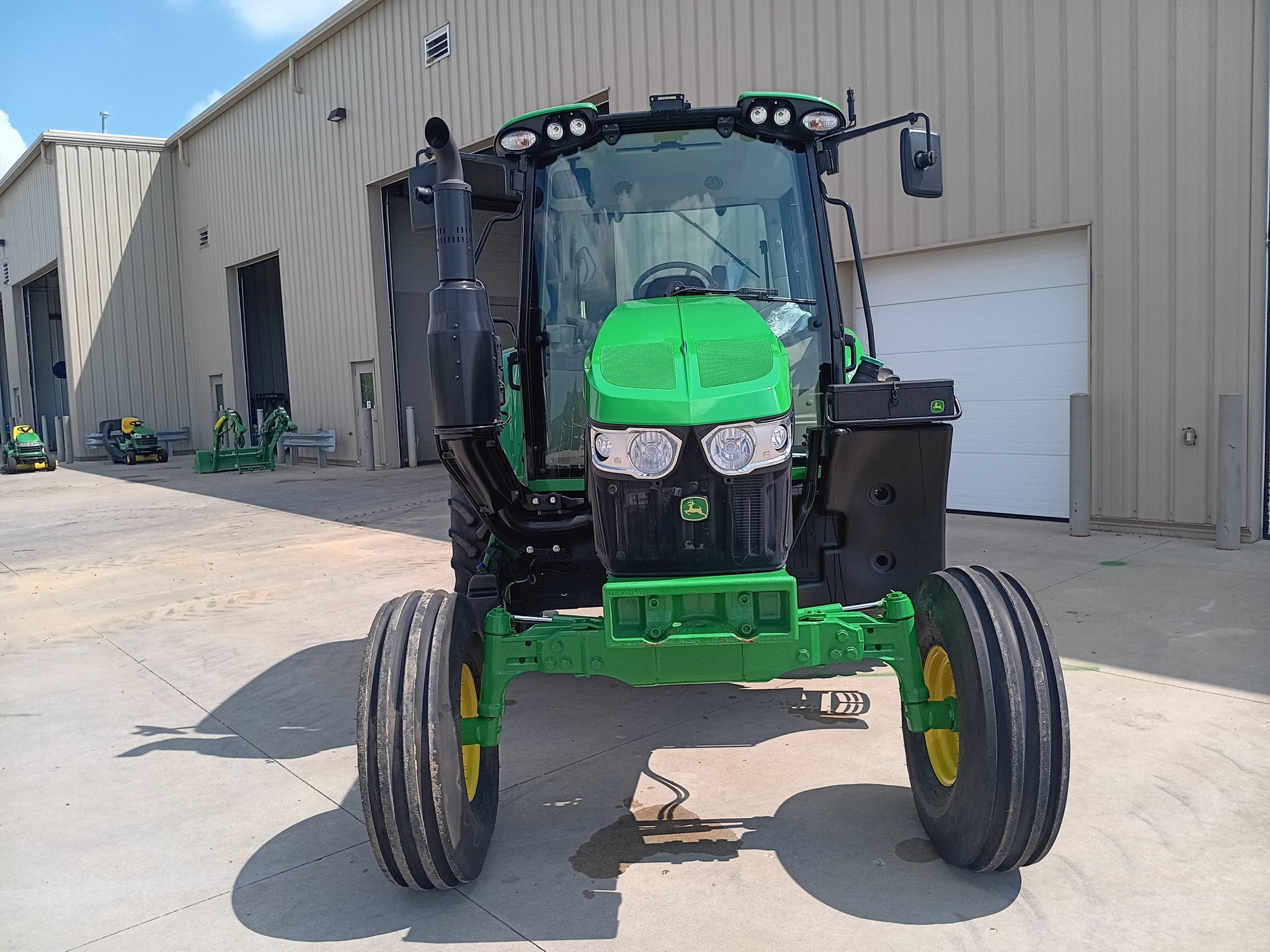 2023 John Deere 6110M Image 4