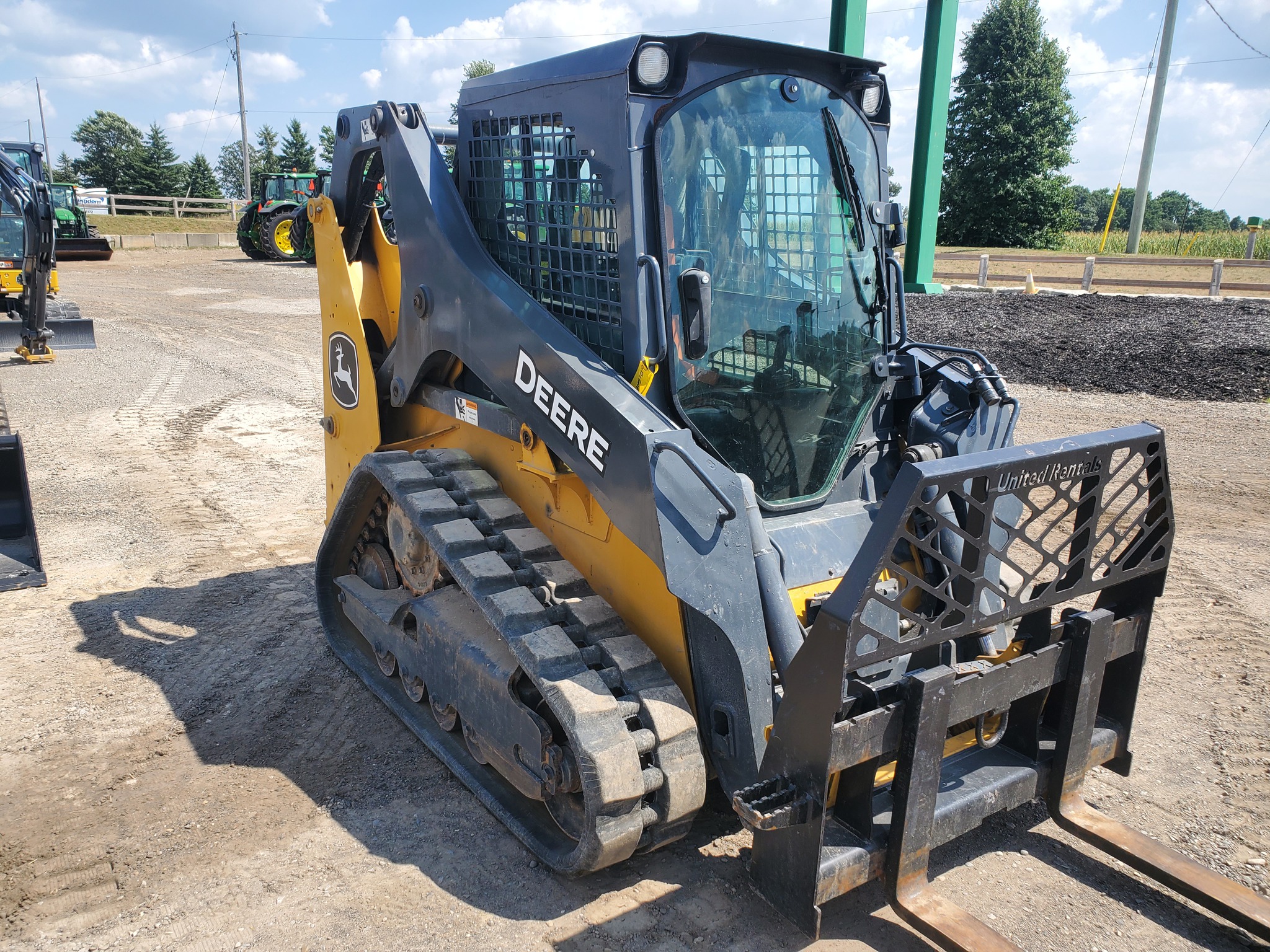 2016 John Deere 317G Image 14