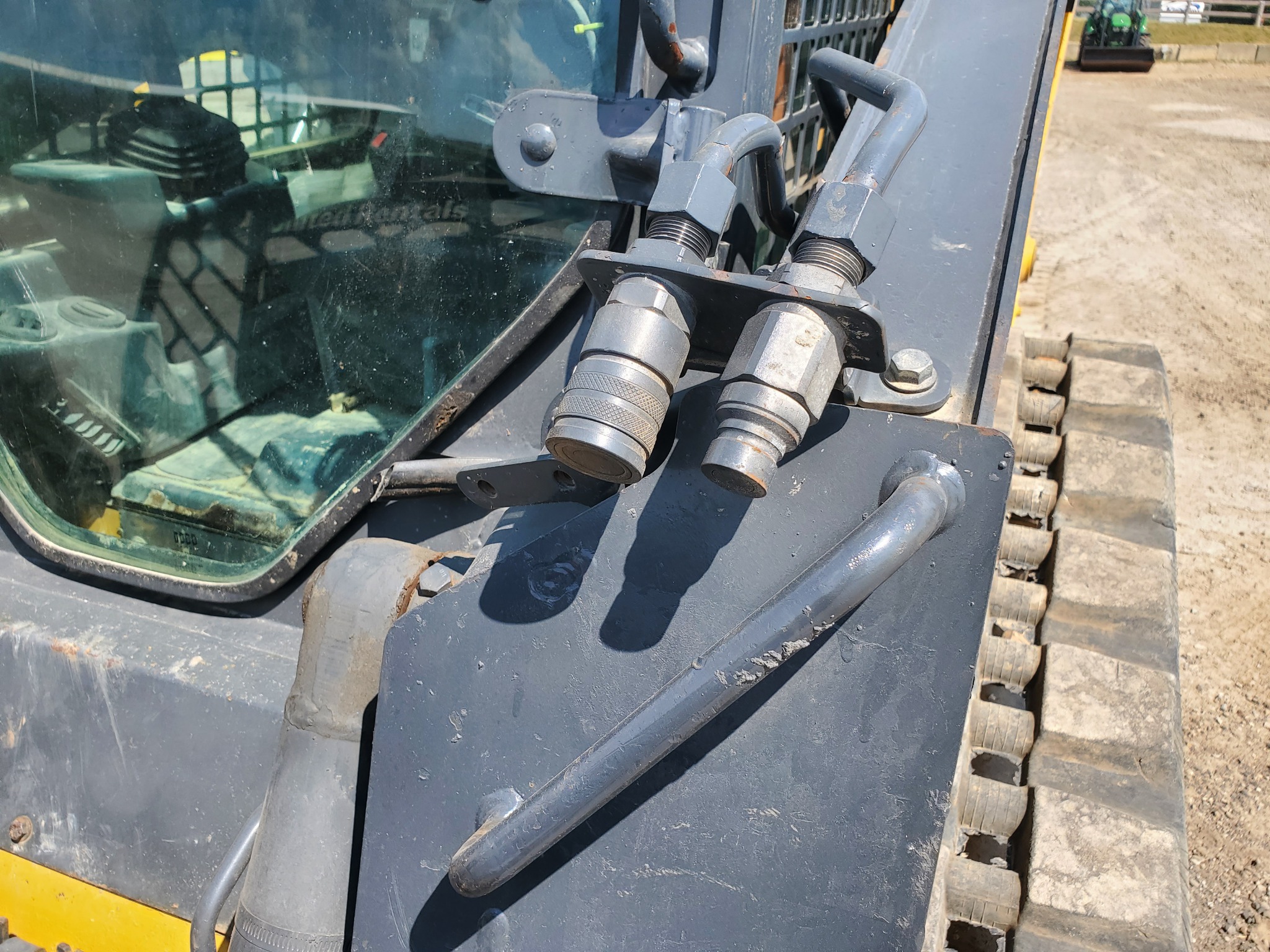 2016 John Deere 317G Image 6