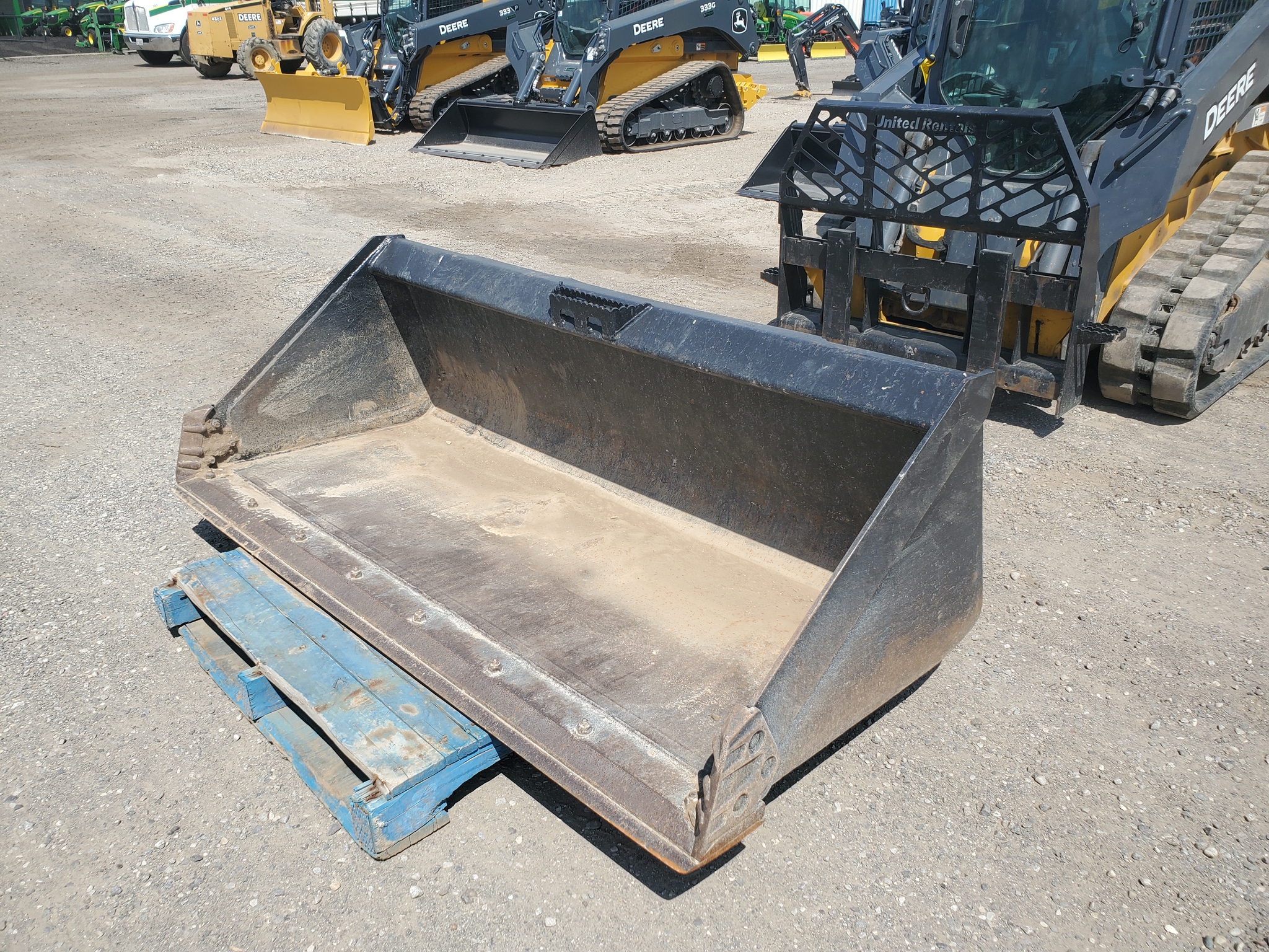 2016 John Deere 317G Image 16