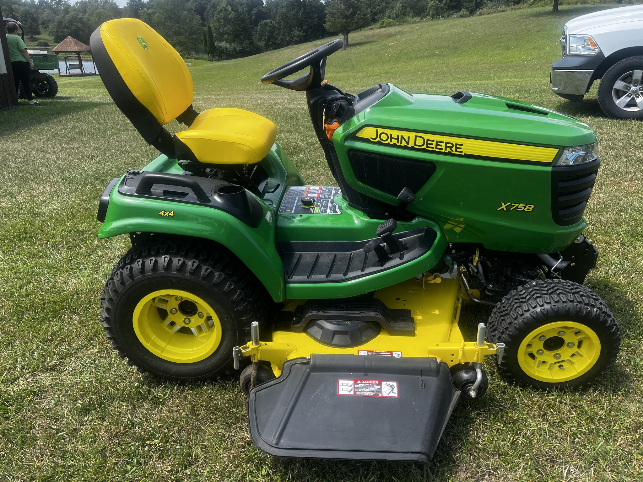 2021 John Deere X758 Image 4