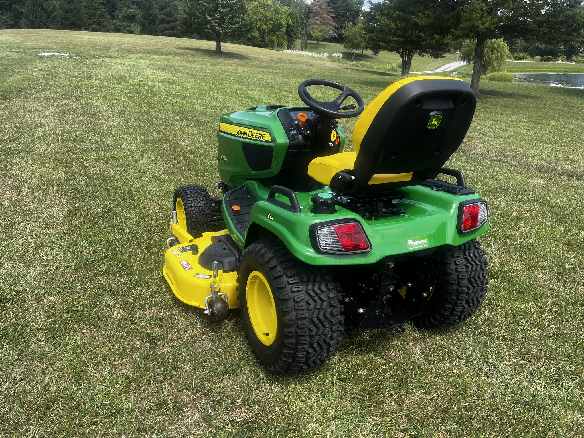 2021 John Deere X758 Image 5