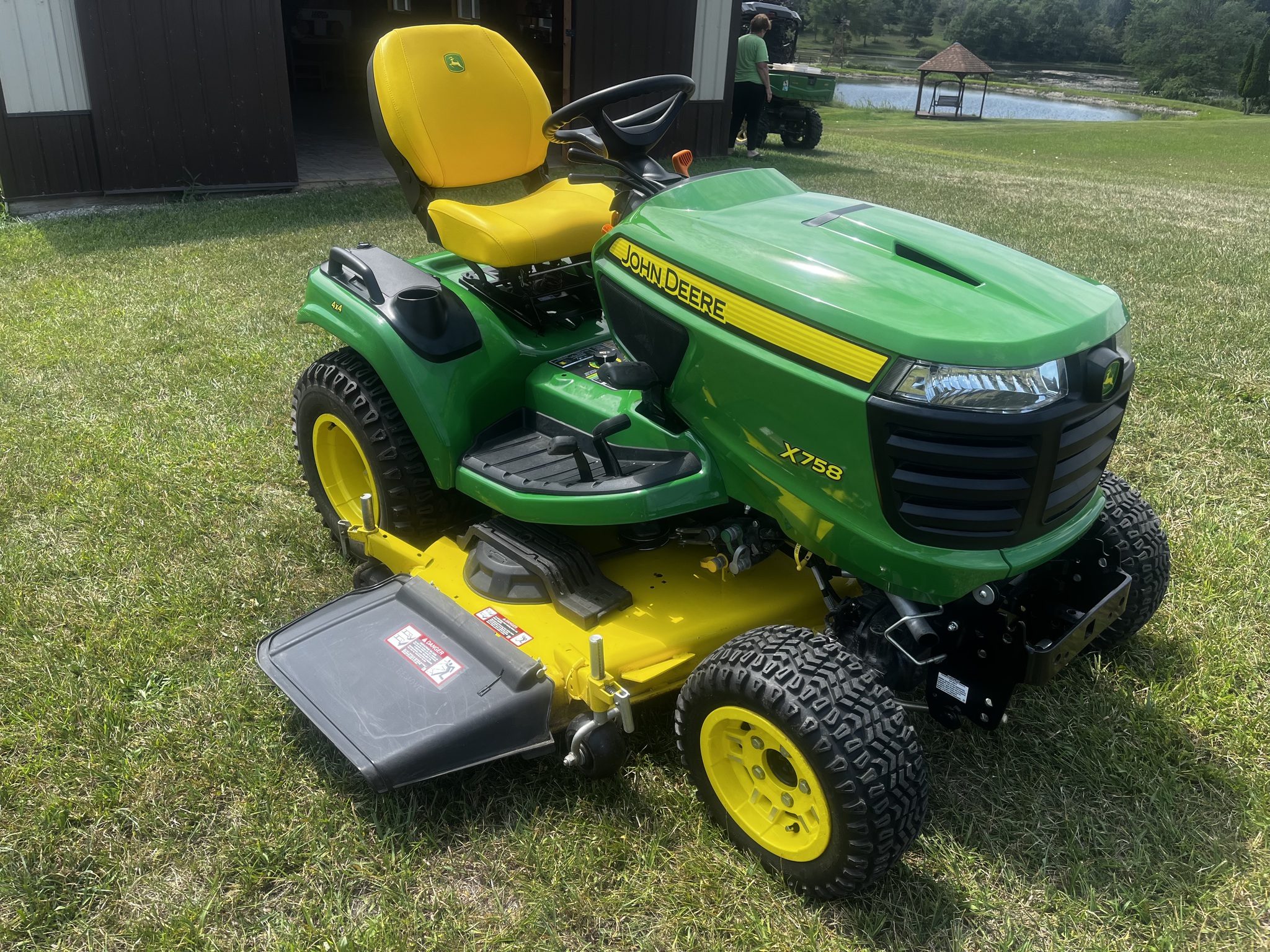 2021 John Deere X758 Image 3