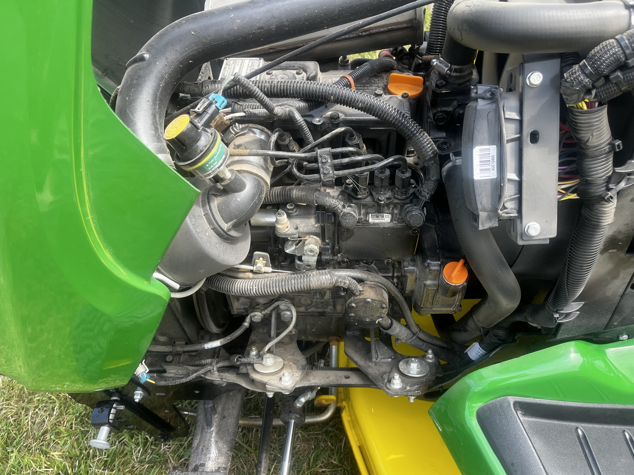 2021 John Deere X758 Image 13