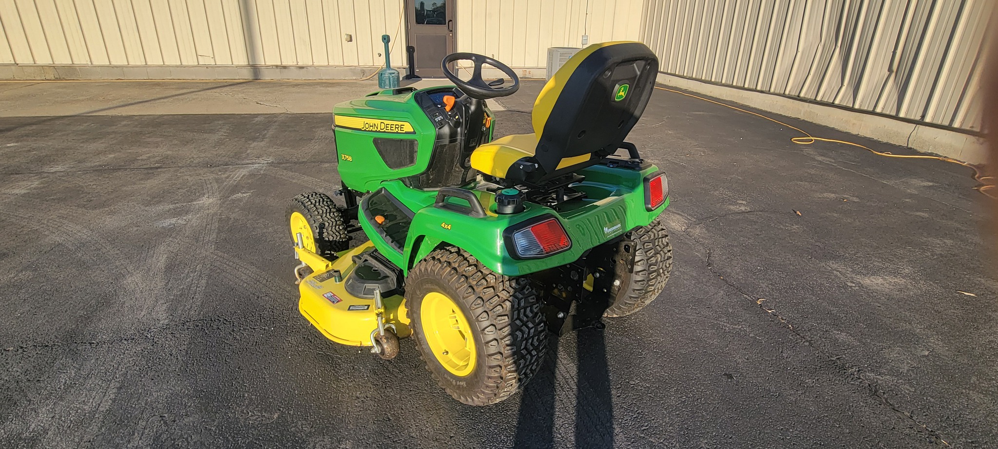 2021 John Deere X758 Image 2