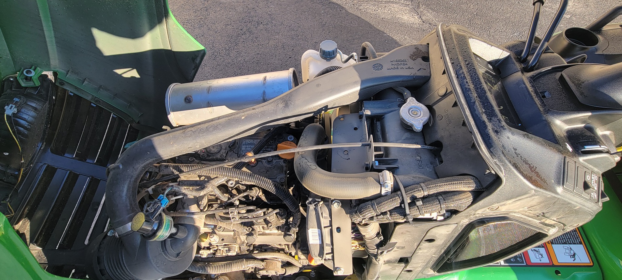 2021 John Deere X758 Image 10