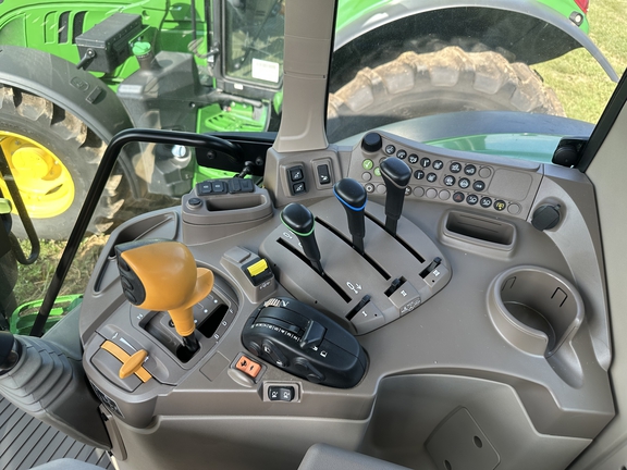 Photo of 2024 John Deere 6140M