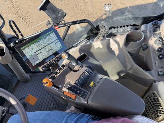 2025 John Deere 6R 175 - Photo30