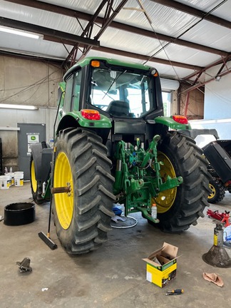2022 John Deere 6140M Photo 2