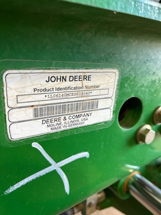 2022 John Deere 6140M Photo 6