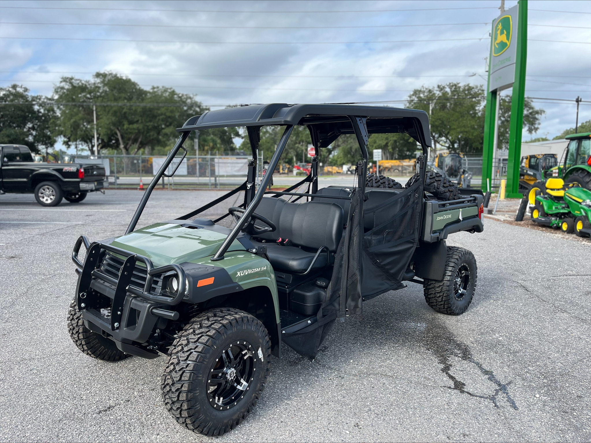 2025 John Deere XUV825M S4 Image 1
