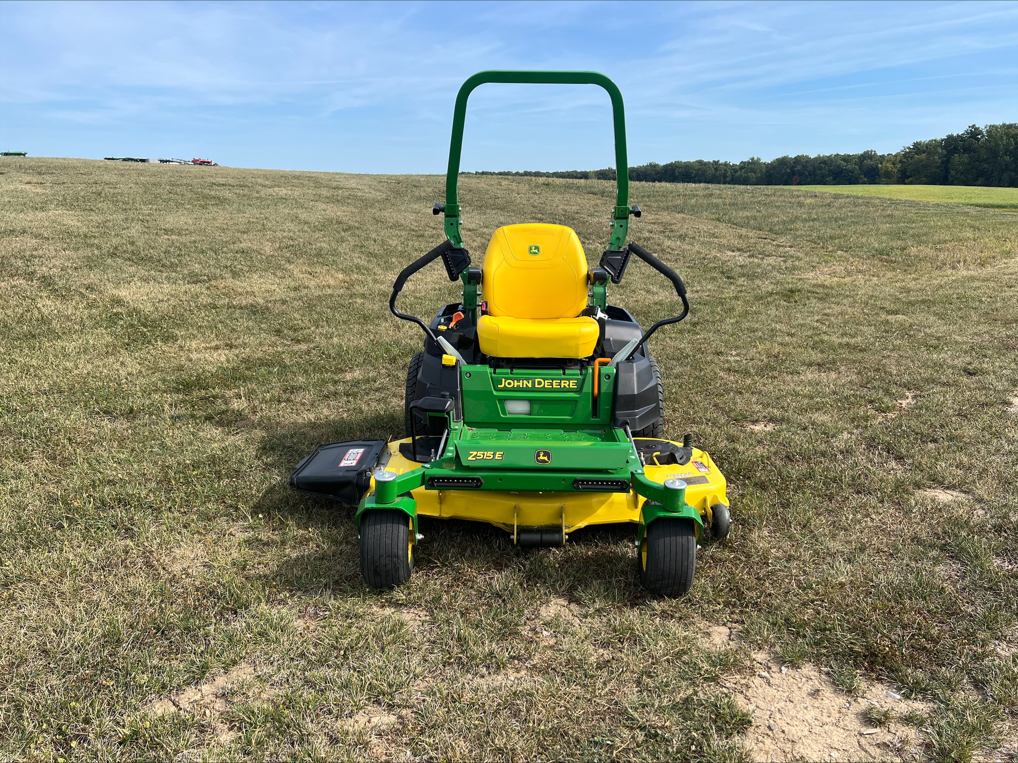 2022 John Deere Z515E Image 1