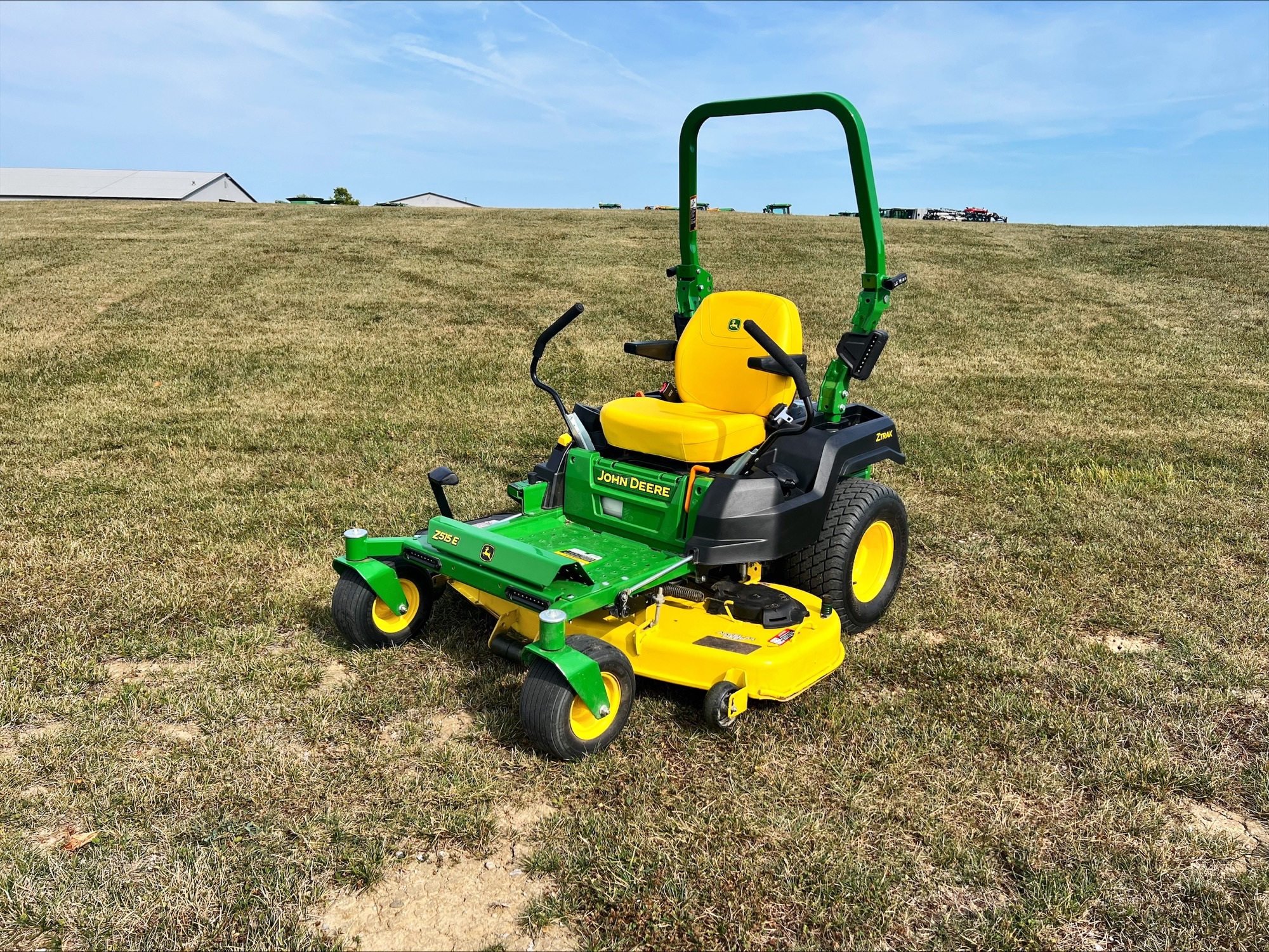 2022 John Deere Z515E Image 2