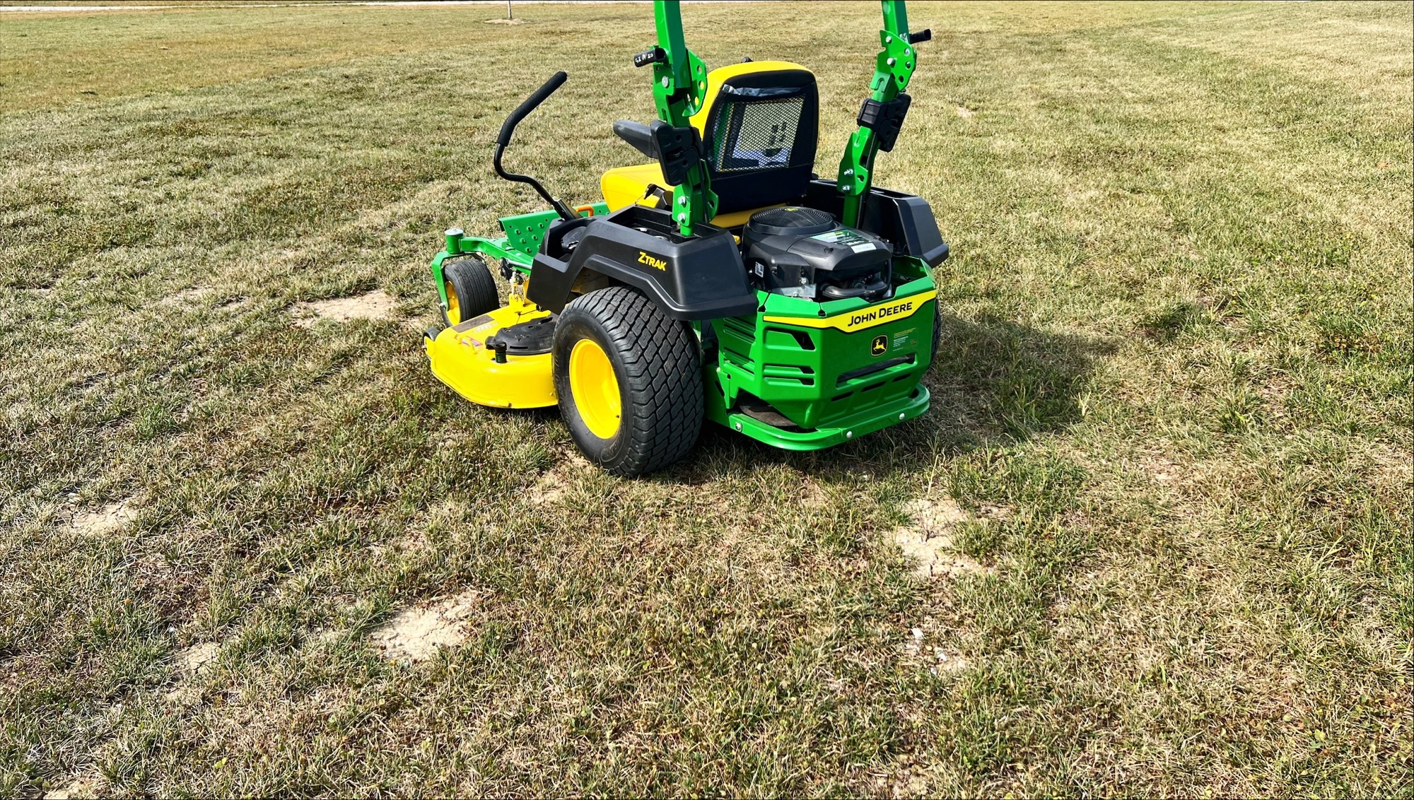 2022 John Deere Z515E Image 4