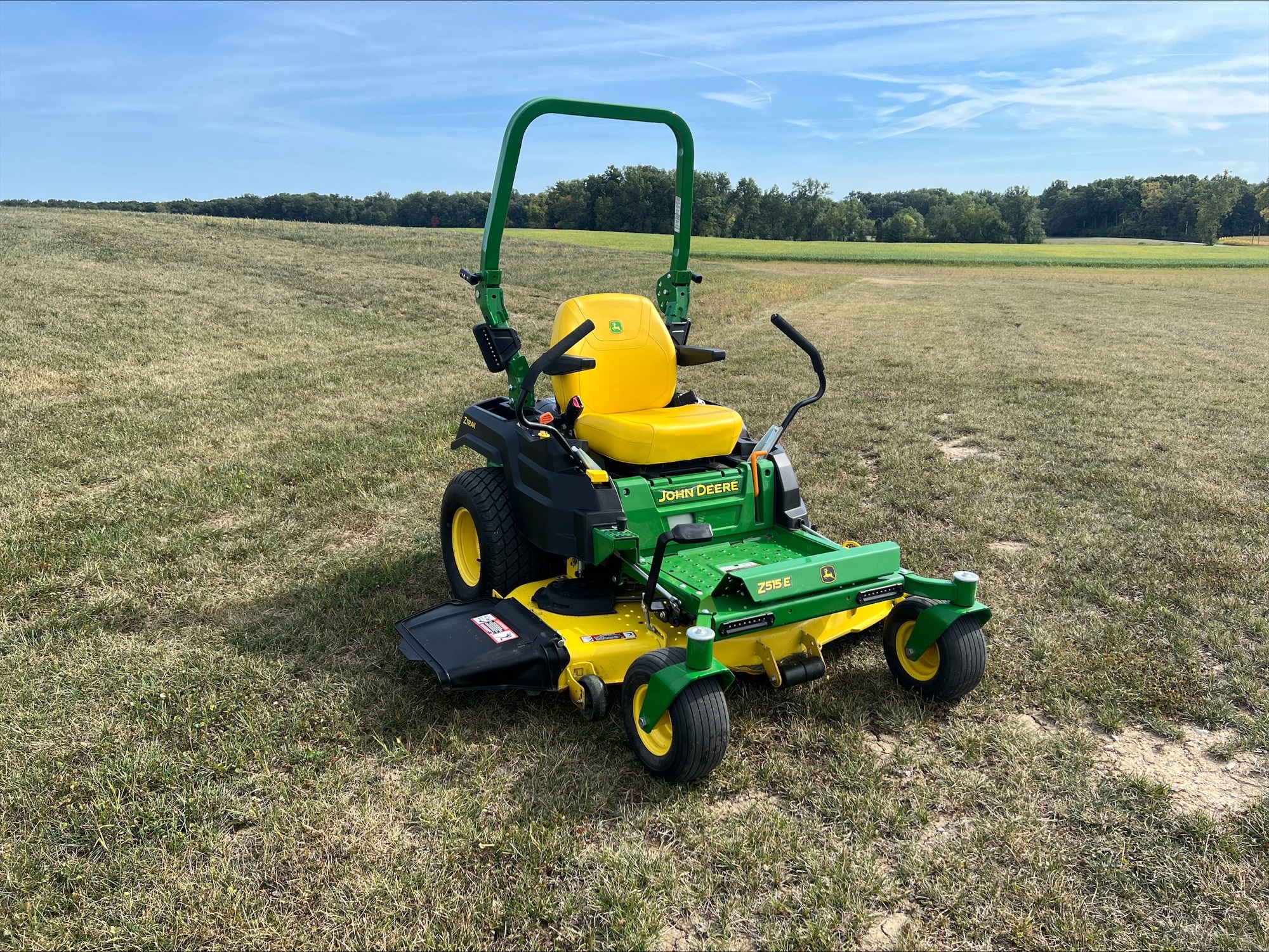 2022 John Deere Z515E Image 8