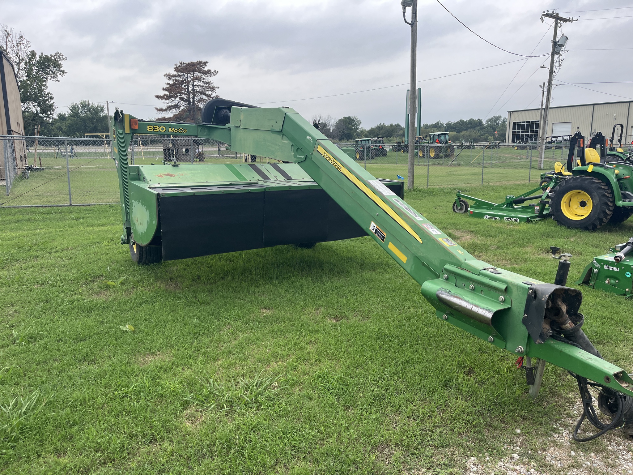 2009 John Deere 830 Image 3