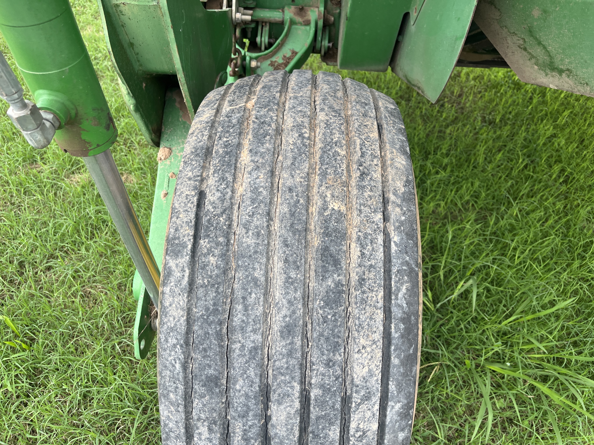 2009 John Deere 830 Image 11