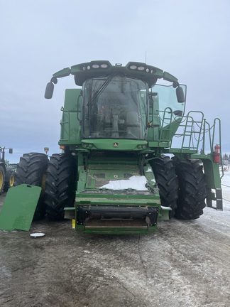 Used 2021 John Deere S780 Combines at Horizon Ag & Turf in Mayerthorpe, AB - Photo1