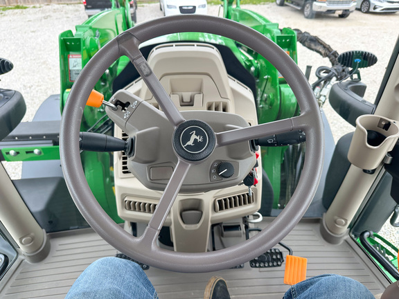 2025 John-Deere 6R 155
