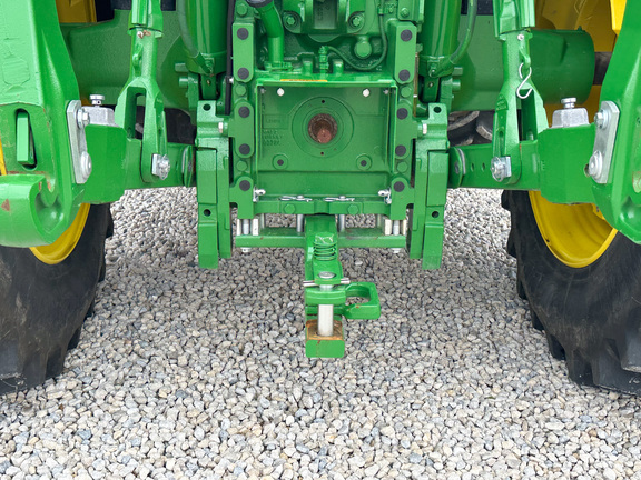 2025 John-Deere 6R 155
