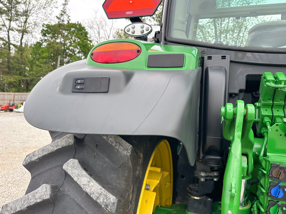 2025 John-Deere 6R 155