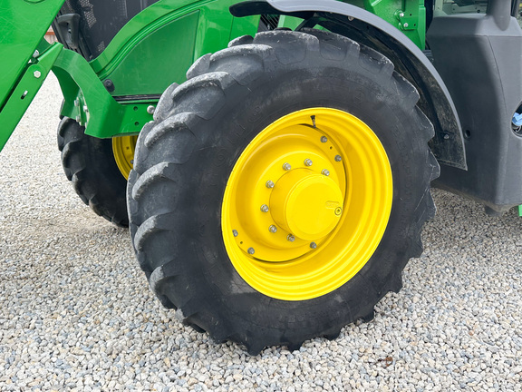 2025 John-Deere 6R 155