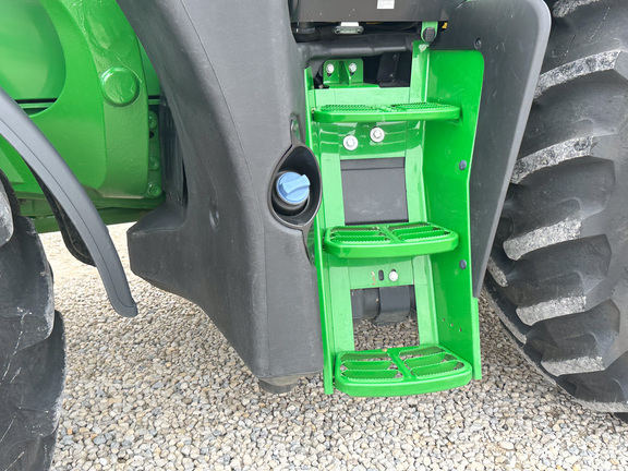 2025 John-Deere 6R 155
