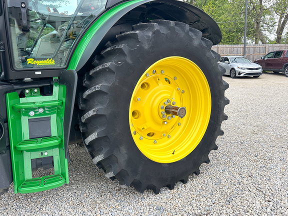 2025 John-Deere 6R 155