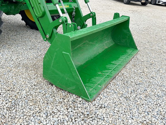 2025 John-Deere 6R 155