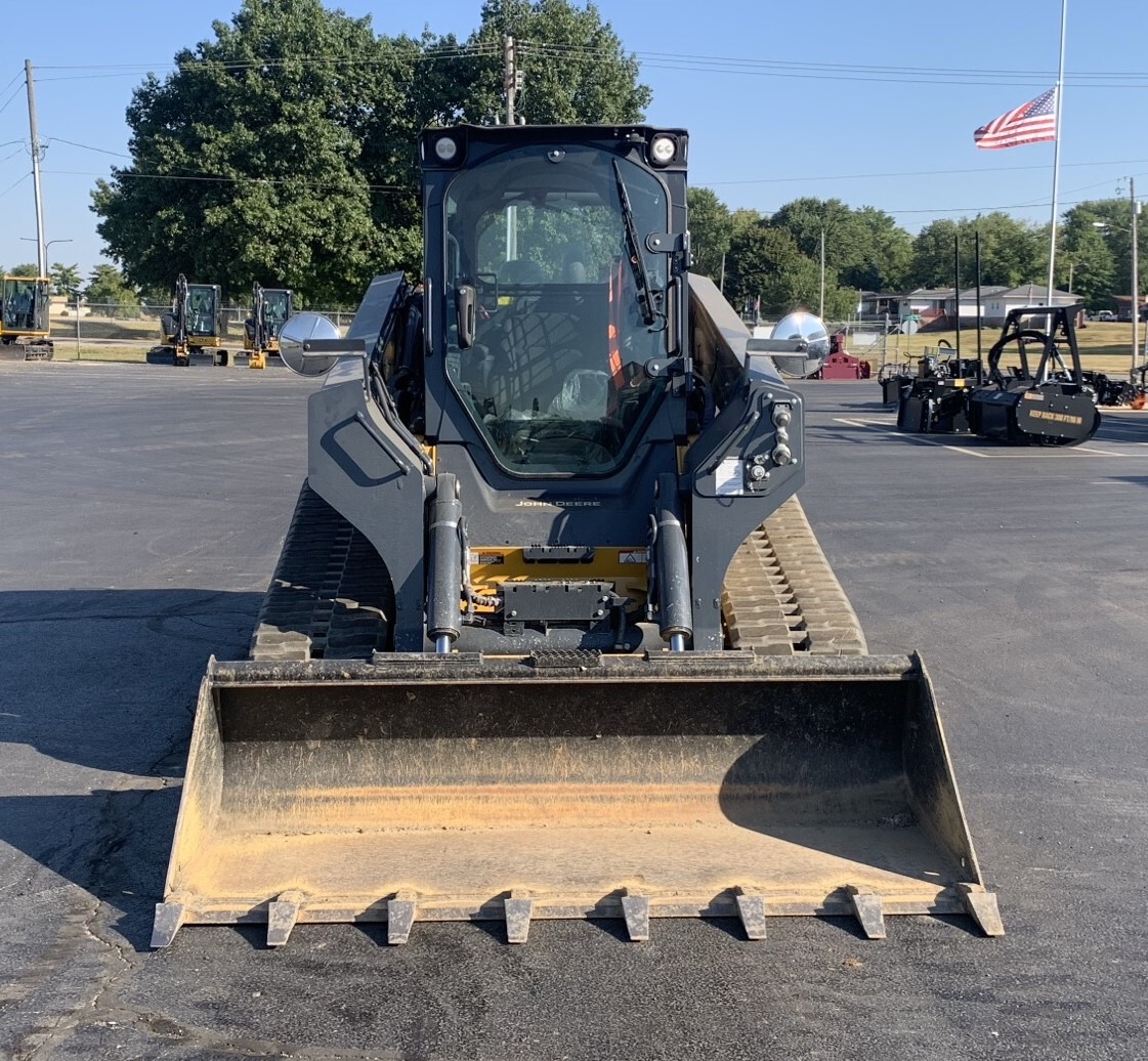 2020 John Deere 331G Image 3