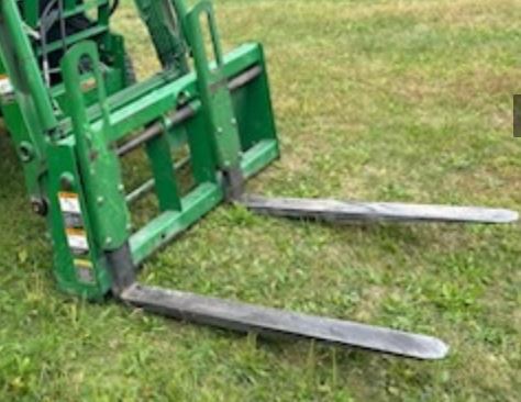 John Deere PALLET FORKS Image 1