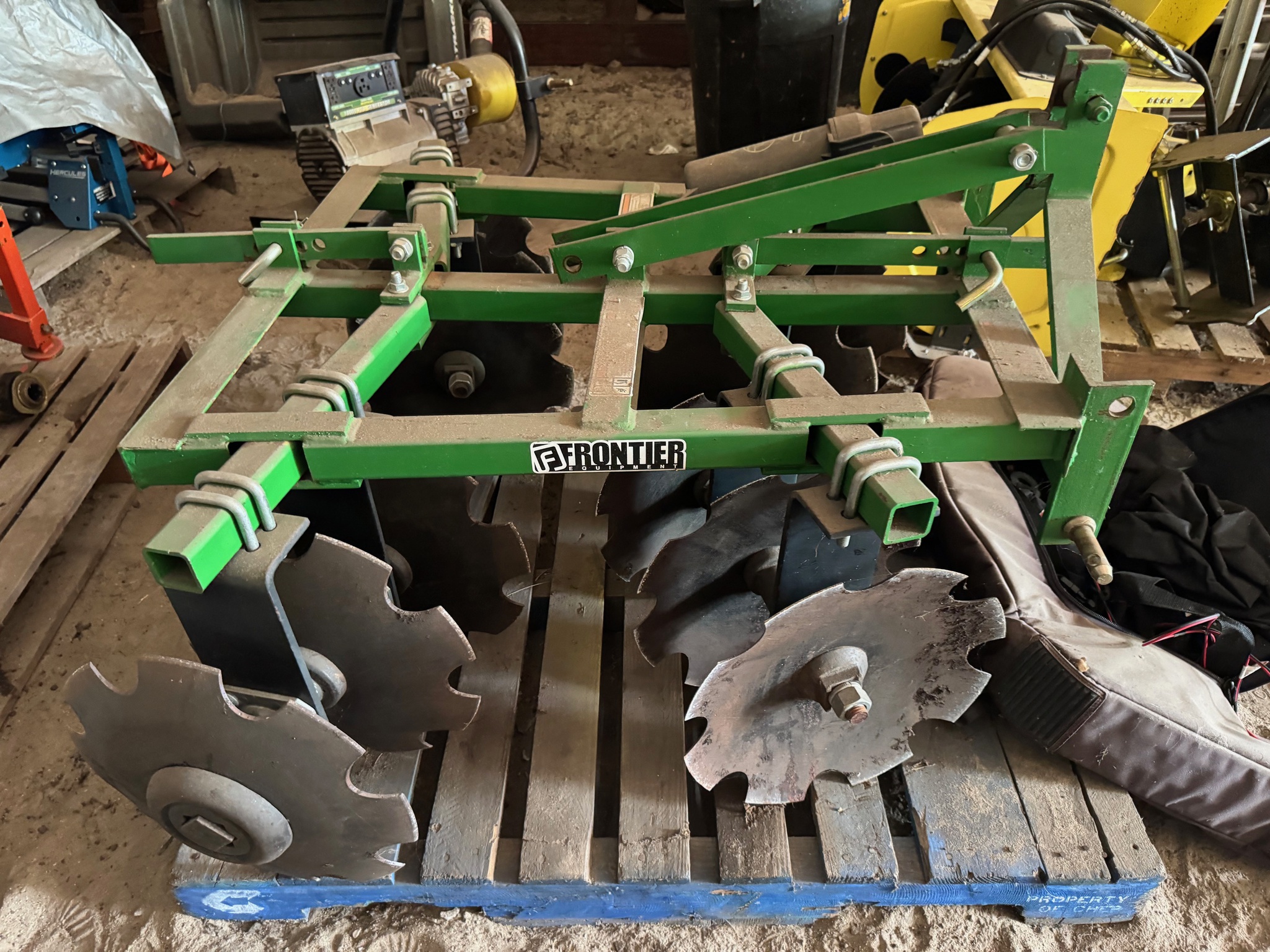 2005 Frontier DH1048 Image 1
