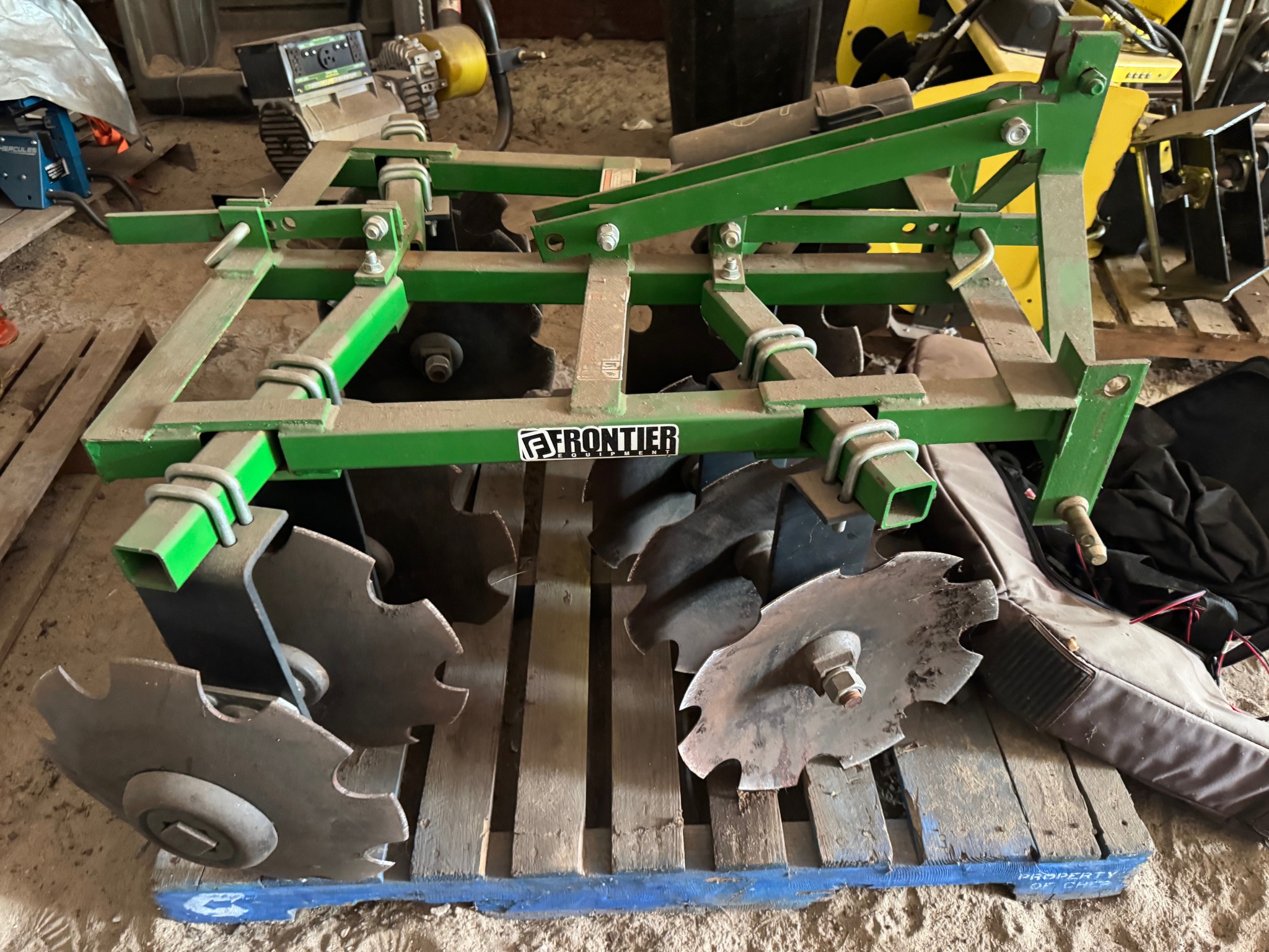 2005 Frontier DH1048 Image 3