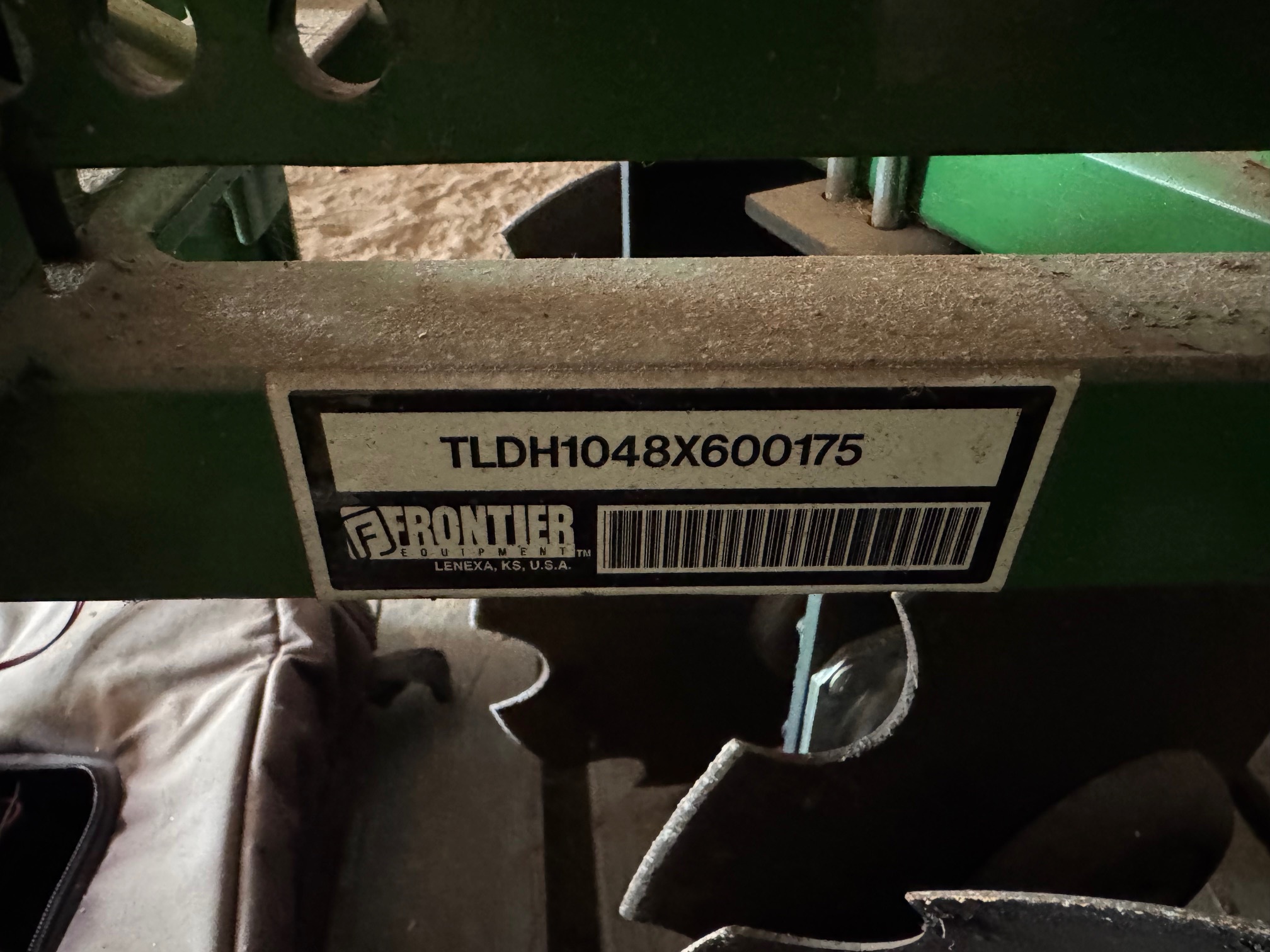 2005 Frontier DH1048 Image 6