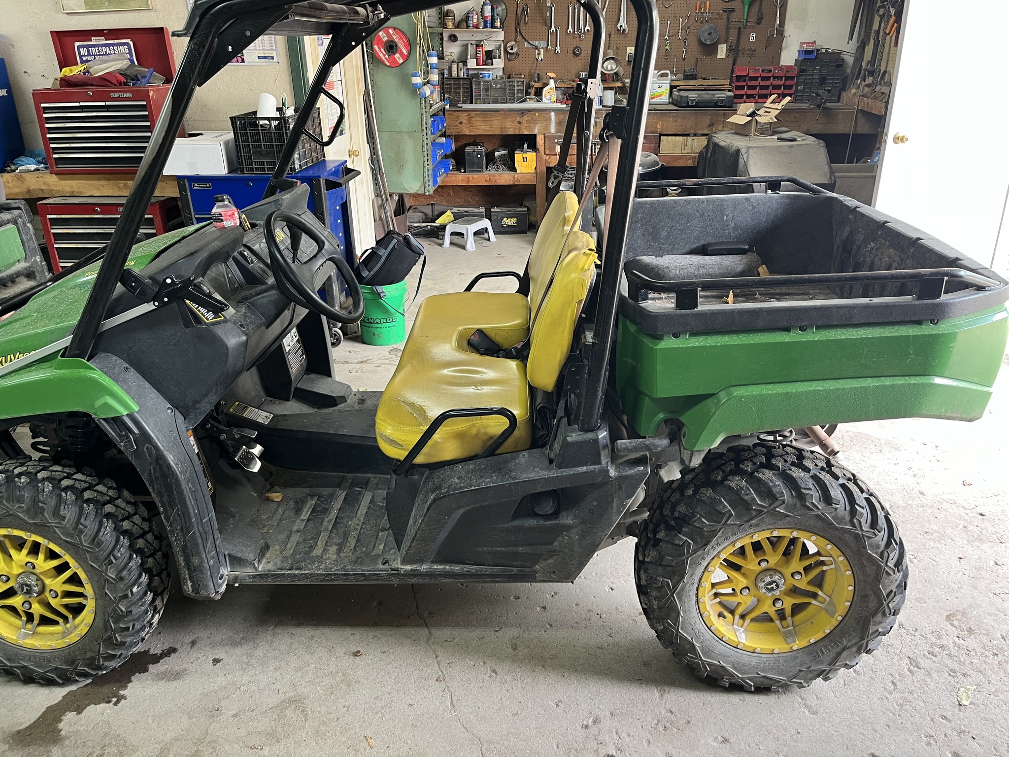 2018 John Deere XUV 590M Image 4