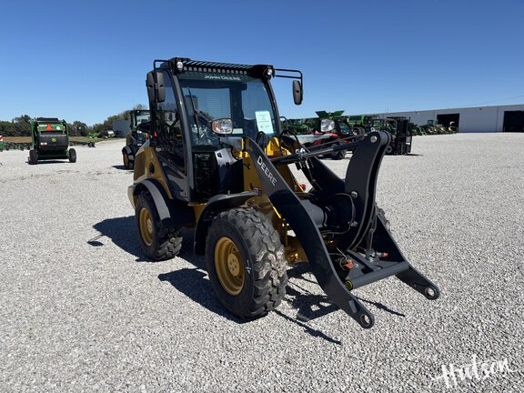 Photo of 2024 John Deere 184 G